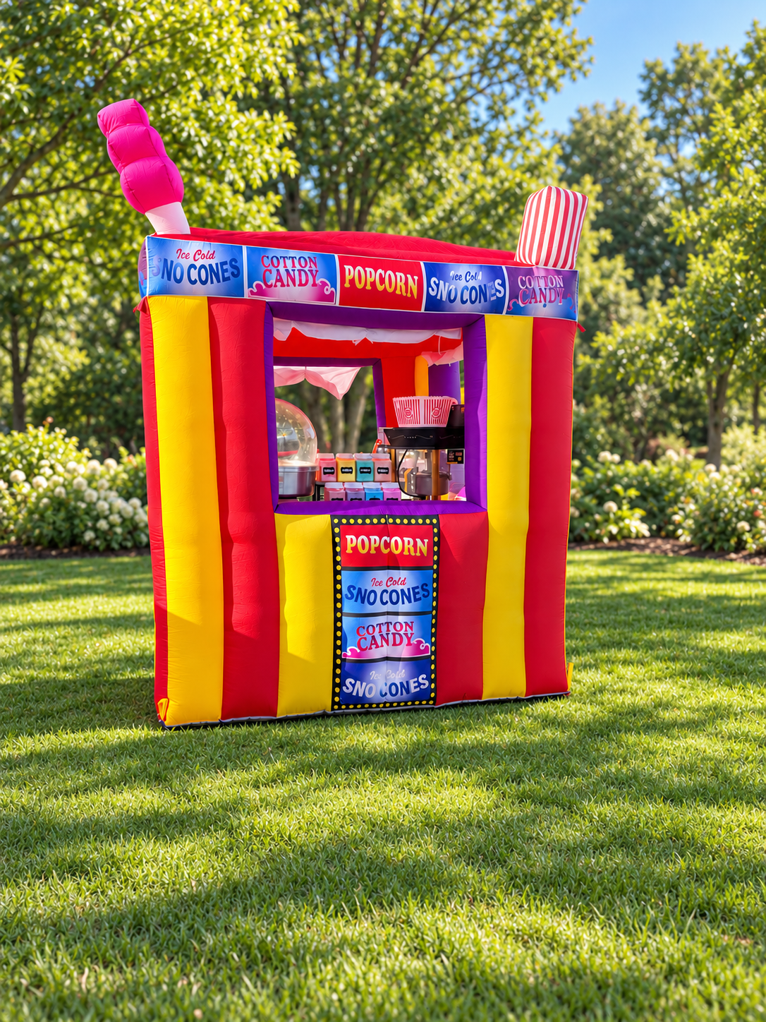 Montaje exterior real de Party Fun OKC con carpa inflable de snacks y máquinas